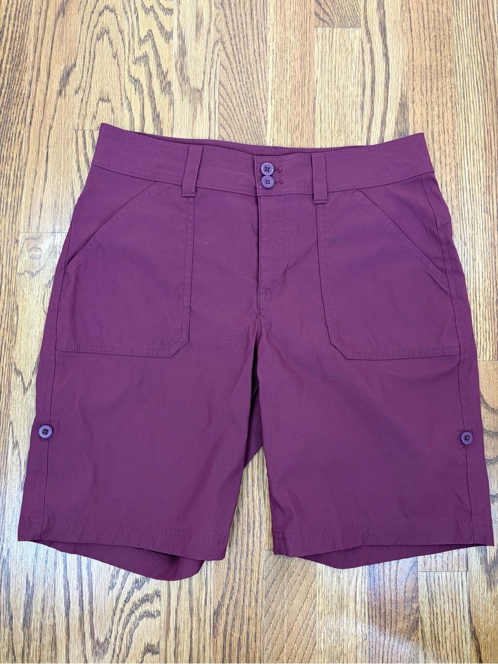 Eddie Bauer 9" Horizon Bermuda Shorts in Burgundy (6)